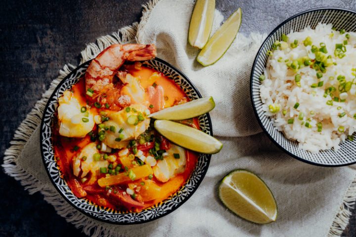 Moqueca baiana de peixe mit brasilianischem Reis