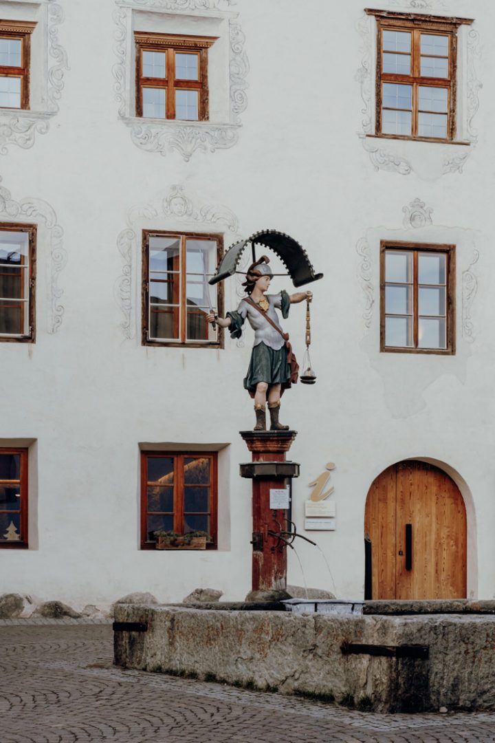 Ansitz zum Löwen Hotel Weisses Kreuz, Burgeis – Vinschgau