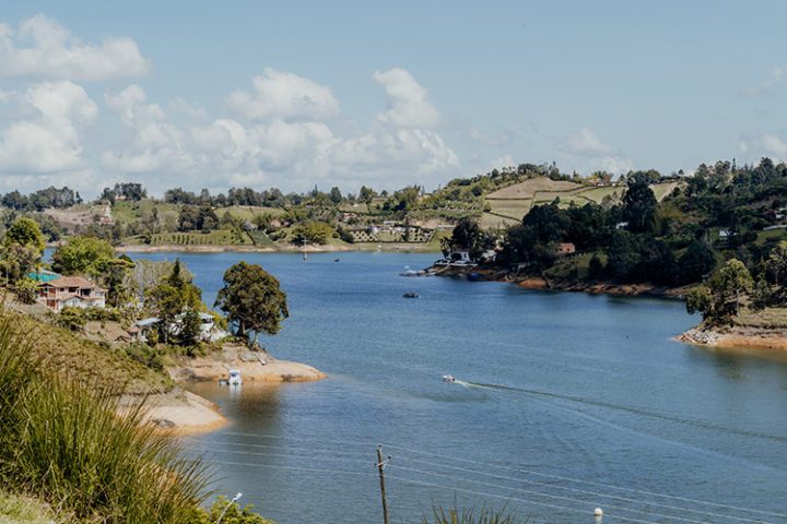 Stausee Peñol-Guatapé Kolumbien