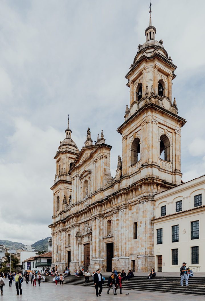 Die Plaza de Bolivar – der zentrale Platz Bogotás