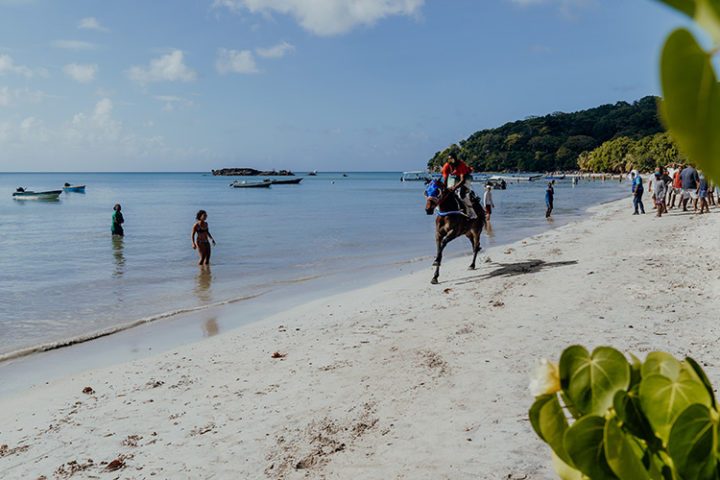 Ohne-Sattel-Pferderennen South West Bay Providencia Kolumbien