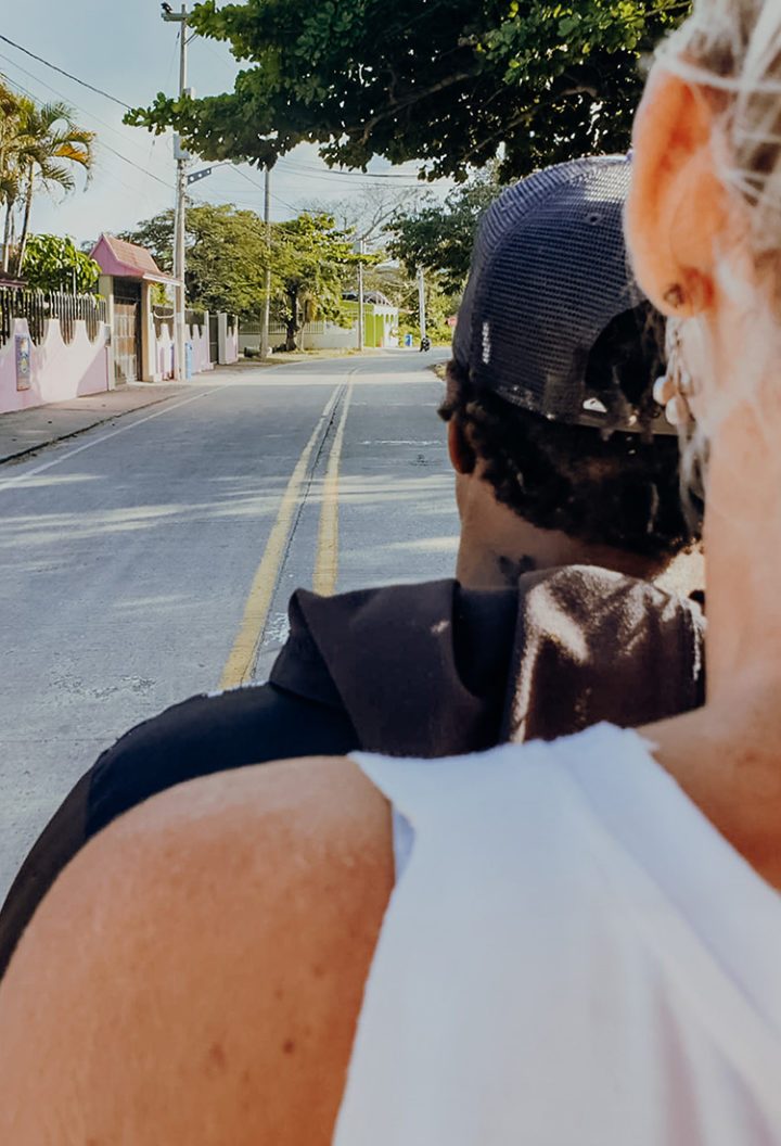 Moto-Taxis auf Providencia Kolumbien