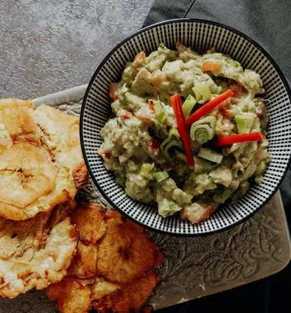 Patacones mit Guacamole – Rezept aus Kolumbien