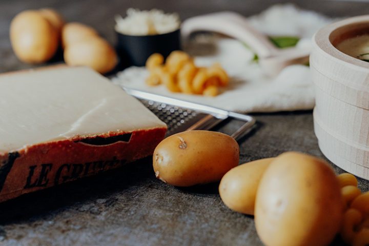 Soupe de Chalet – Schweizer Hüttensuppe mit Le Gruyère AOP