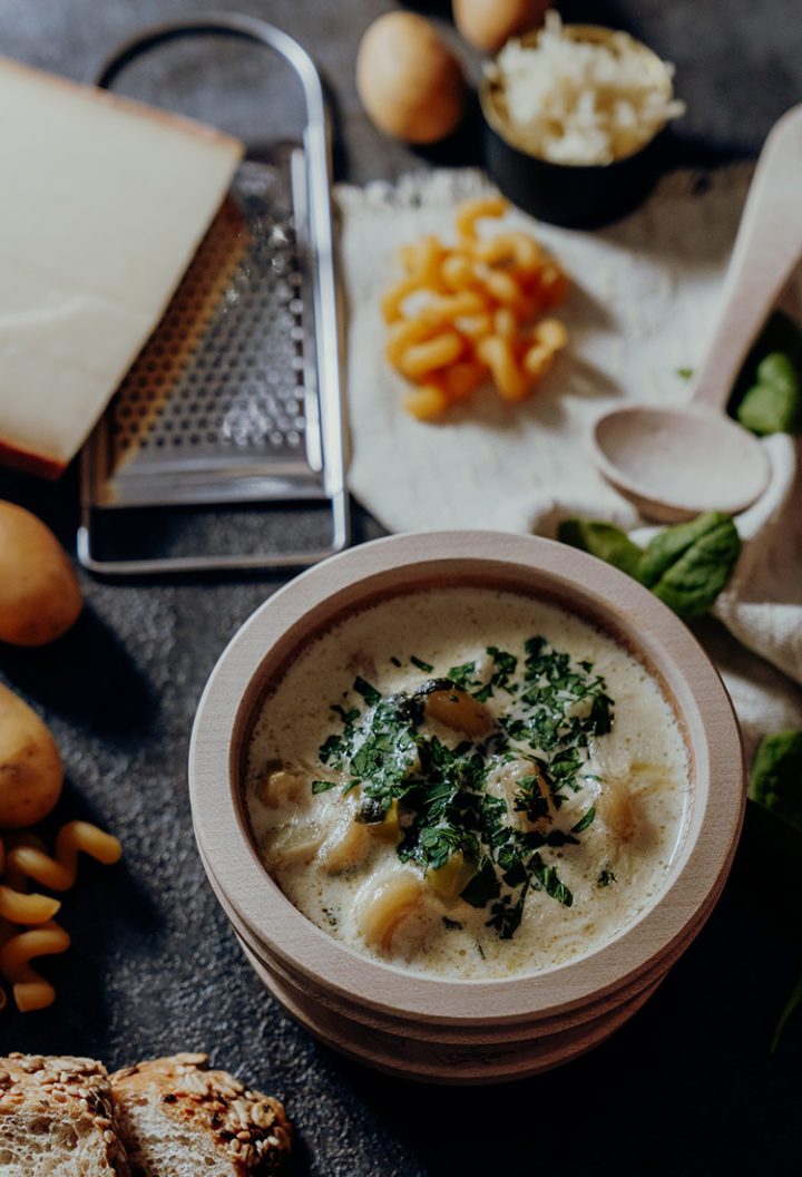 Soupe de Chalet – Schweizer Hüttensuppe mit Le Gruyère AOP