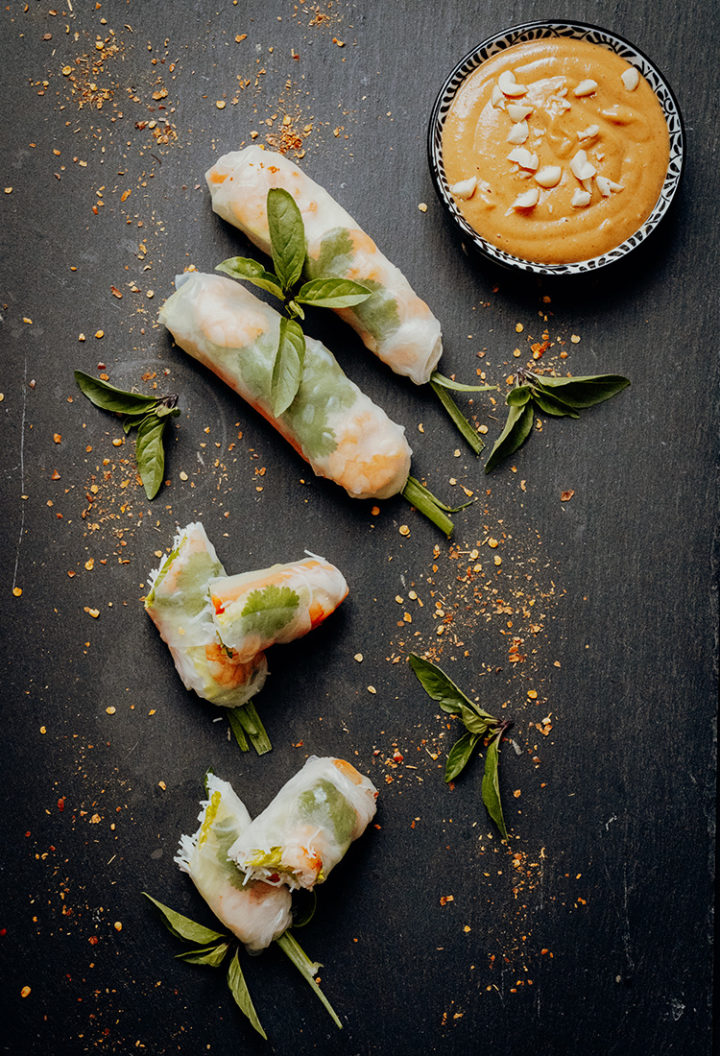 Vietnamesische Sommerrollen mit Erdnuss-Sauce