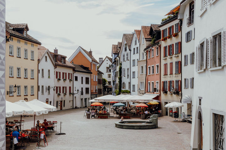 Lass Dich durch die Gassen der zauberhaften Altstadt von Chur treiben