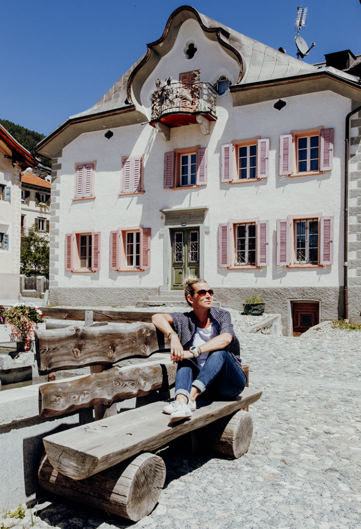 Erkunde die verwinkelten Gassen von Sent und lass Dich verzaubern
