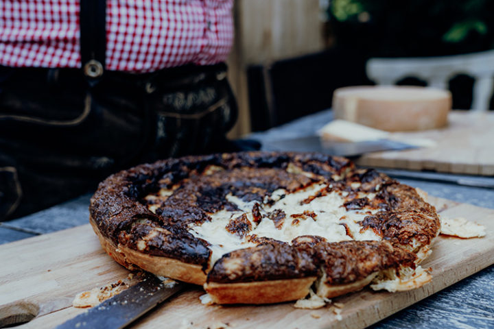regionale und saisonale Gerichte im Chalet Schild auf der Rigi