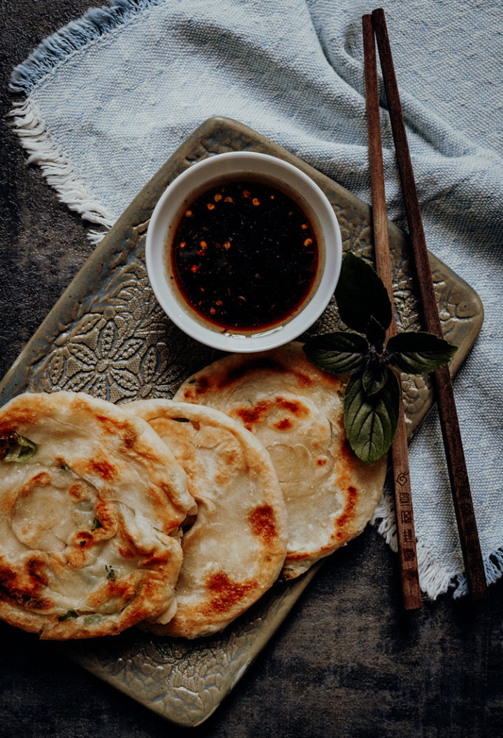 Chinesische Pfannkuchen mit Frühlingszwiebeln