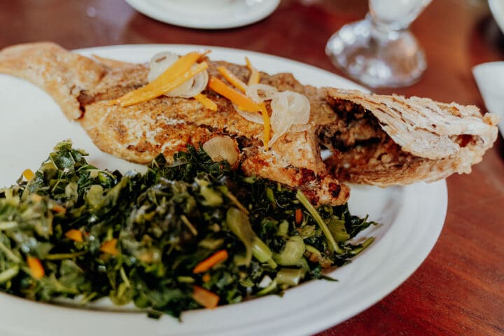 Fish Escovitch mit Callaloo