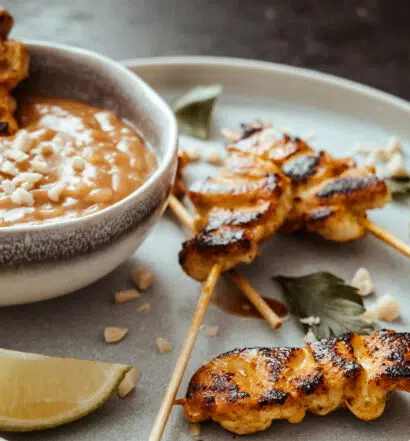 Thailändische Saté-Spieße mit Erdnuss-Sauce