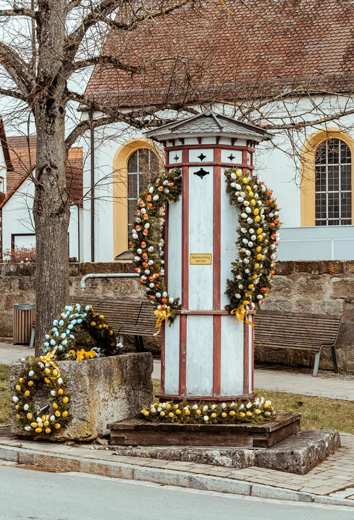 Osterbrunnen in Amlingstadt