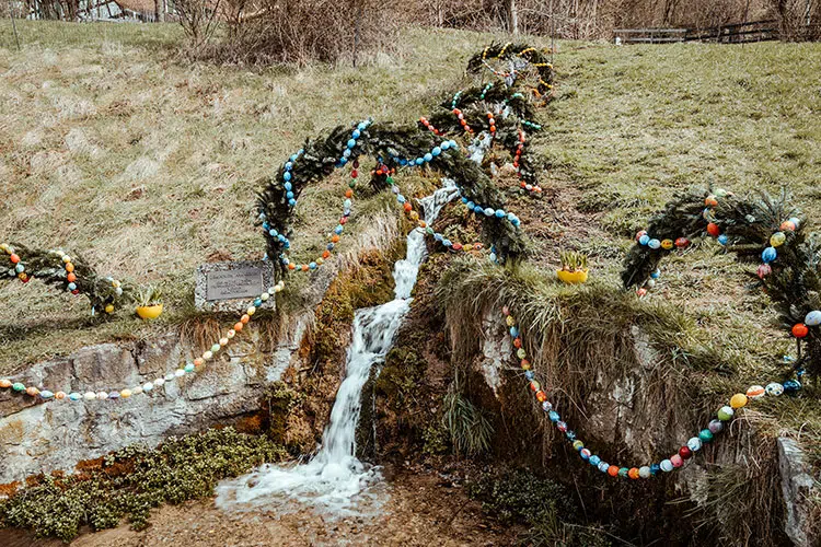 Osterbrunnen in Egloffstein