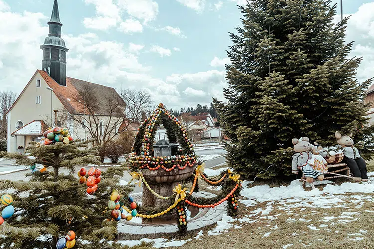 Osterbrunnen in Geschwand