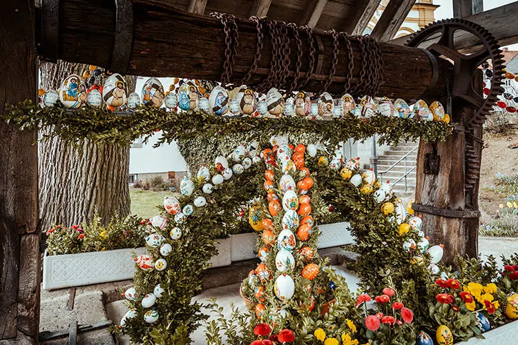 Osterbrunnen in Hollfeld