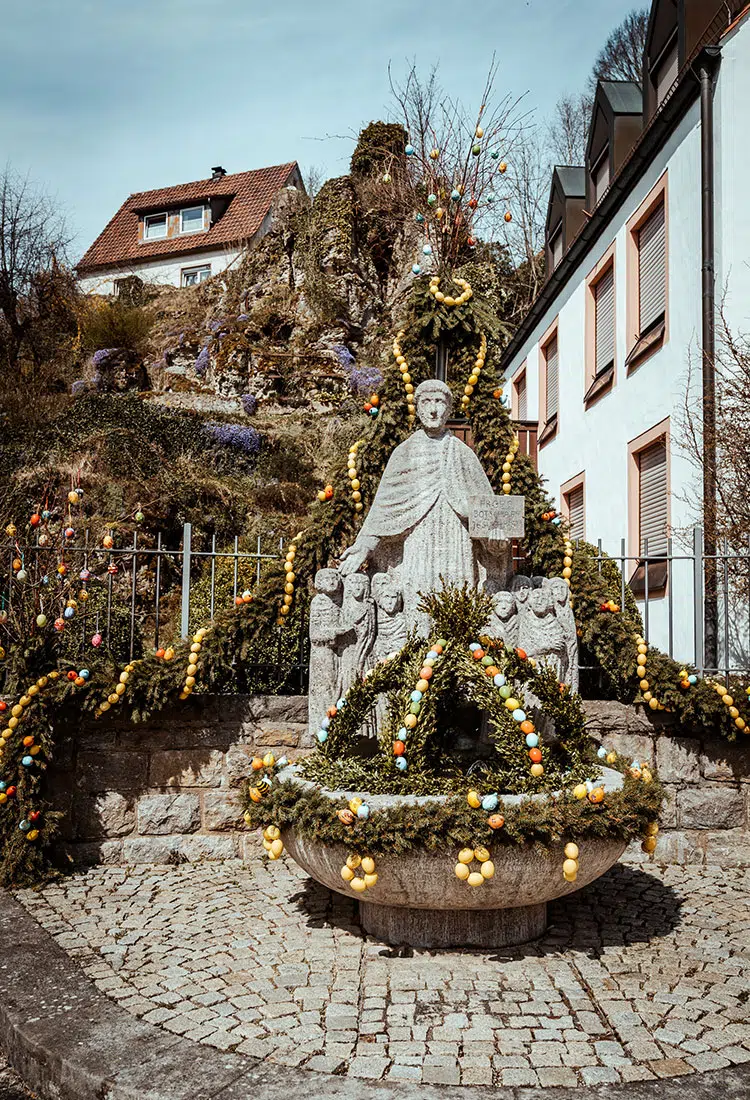 Osterbrunnen in Obertrubach