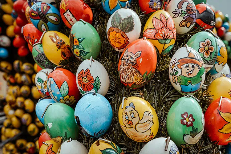 Osterbrunnen in Teuchartz