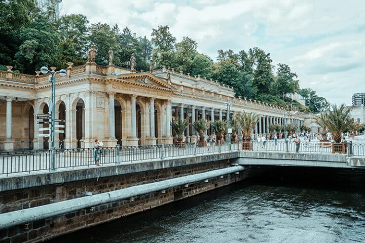 Die Mühlbrunnenkolonnade in Karlovy Vary