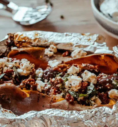 Türkisches Rezept für mediterran gefüllte Süßkartoffel-Kumpir