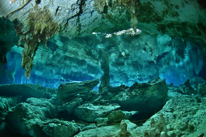 Tauchen im Sistema Dos Ojos, Tulum, Mexiko