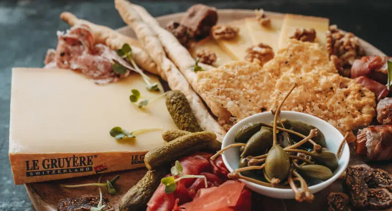 Apéro-Platte: Schnelle und einfache Ideen mit Le Gruyère AOP