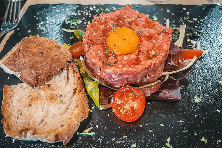 Essen im Restaurant Nevodi, Venezia