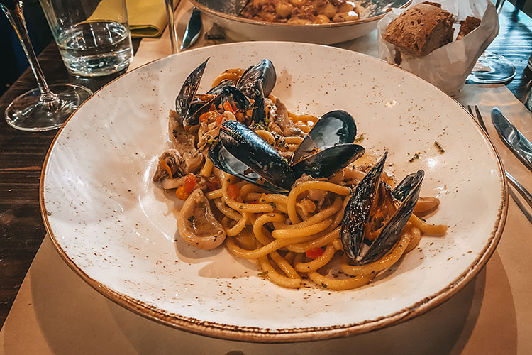 Essen im Restaurant Nevodi, Venezia