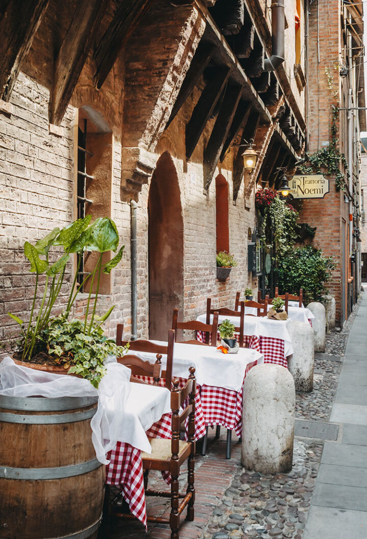 Gasse in der Altstadt von Ferrara