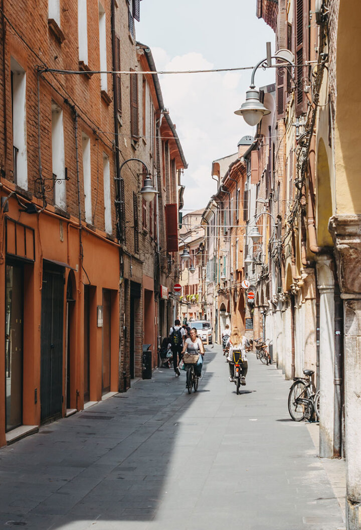 Gasse in der Altstadt von Ferrara