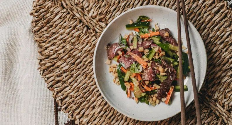 Vietnamesischer Rindfleischsalat mit Limetten-Dressing – Goi Bo